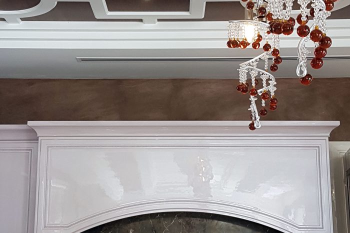 Details of the ceiling and backsplash marble